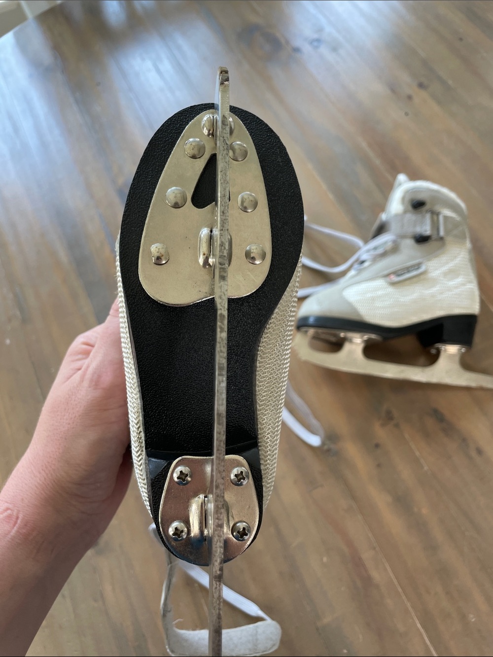 TechEdge Figure Skates 9 - Picture 11 of 13